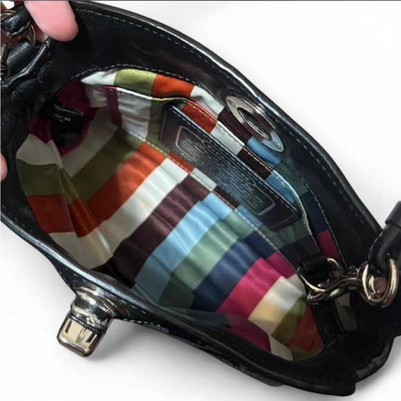 coach turnlock wristlet/mini bag 🖤 - Picture 5 of 6